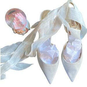 Badgley Mischka Blaze White Satin Heels Size 11
